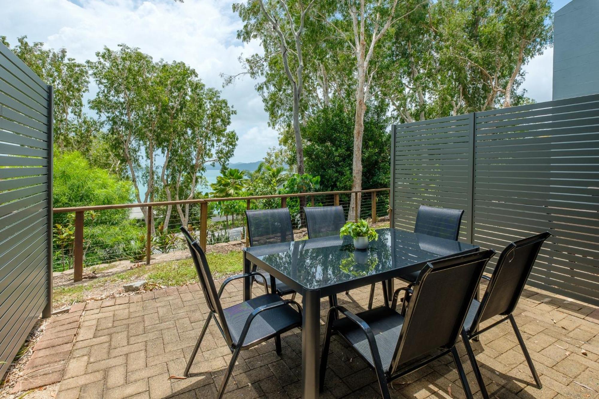 Sunset Waters Apartments Hamilton Island Exterior photo