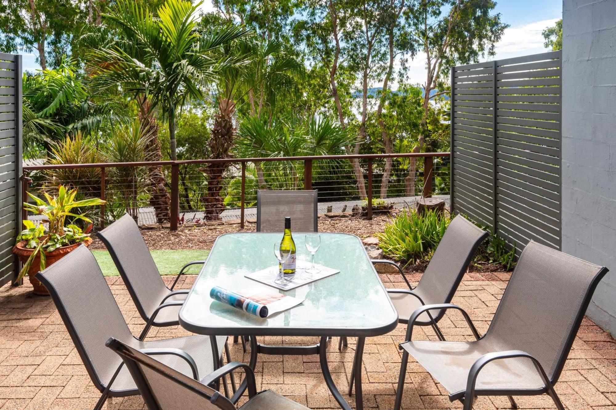 Sunset Waters Apartments Hamilton Island Exterior photo